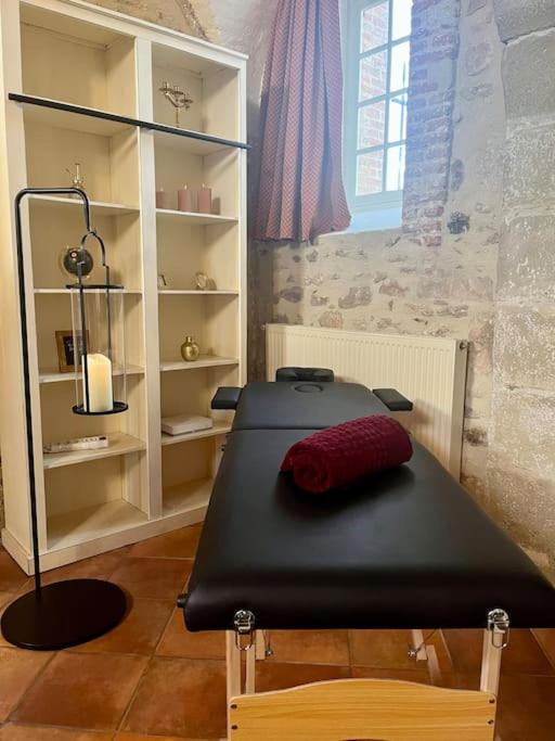 Cozy Flat In Castle Near Fontainebleau - 10 Min Lägenhet Fleury-en-Biere Exteriör bild